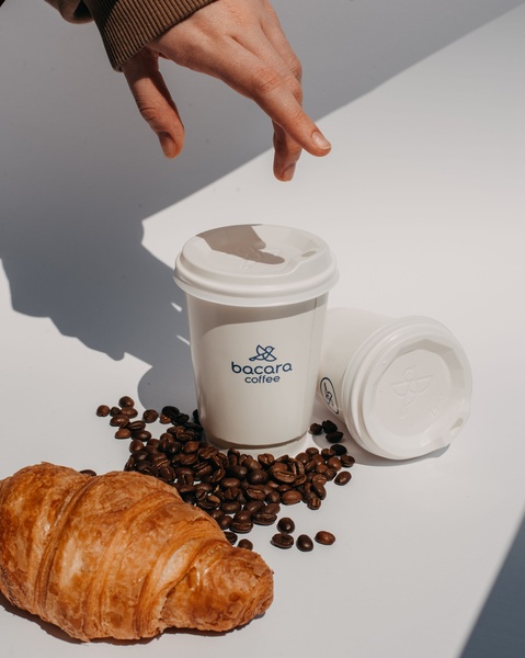 disposable coffee cup, coffee cup, paper coffee cup, coffee takeaway cup, to go cup, product demo, minimalist, flat lay, calm, fresh, neutral, brown